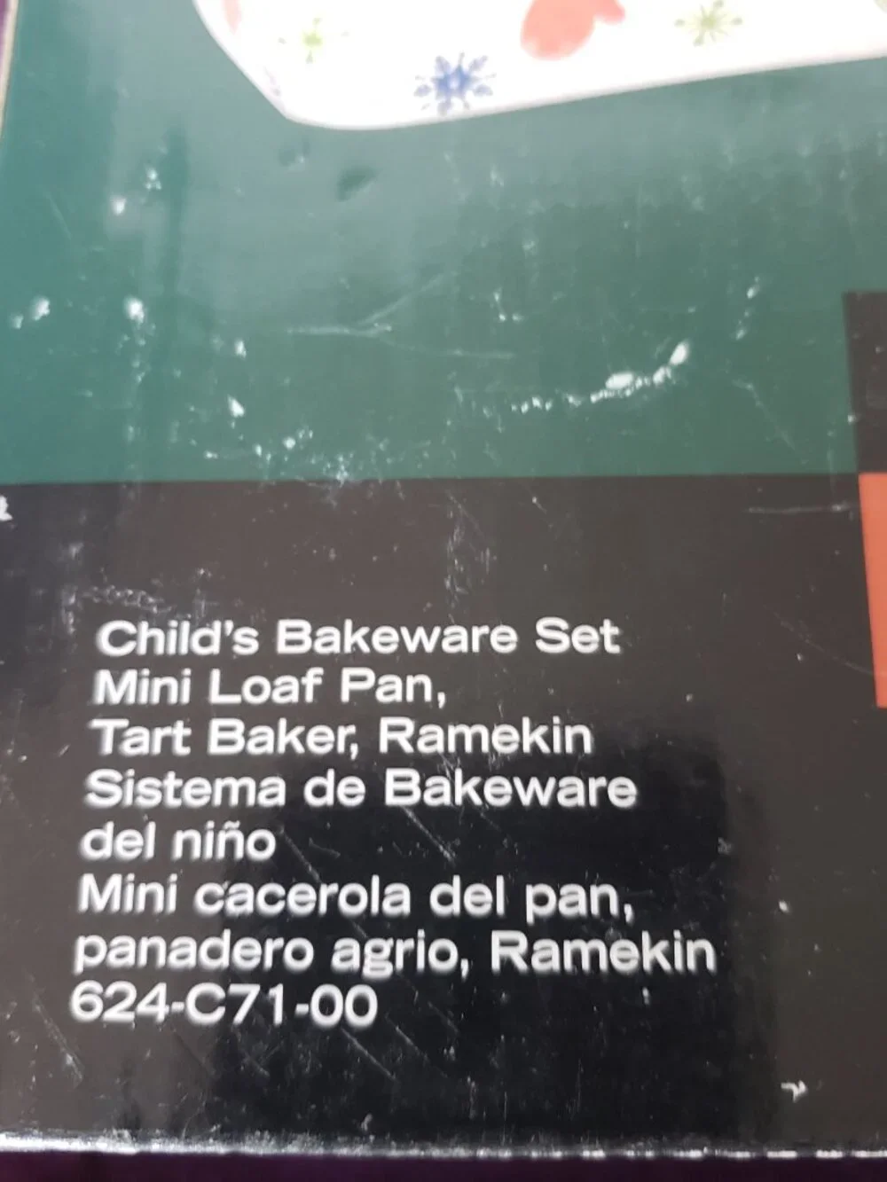 Pfaltzgraff Taffy Candy Hats and Mittens Children’s Bakeware set circa 2006
